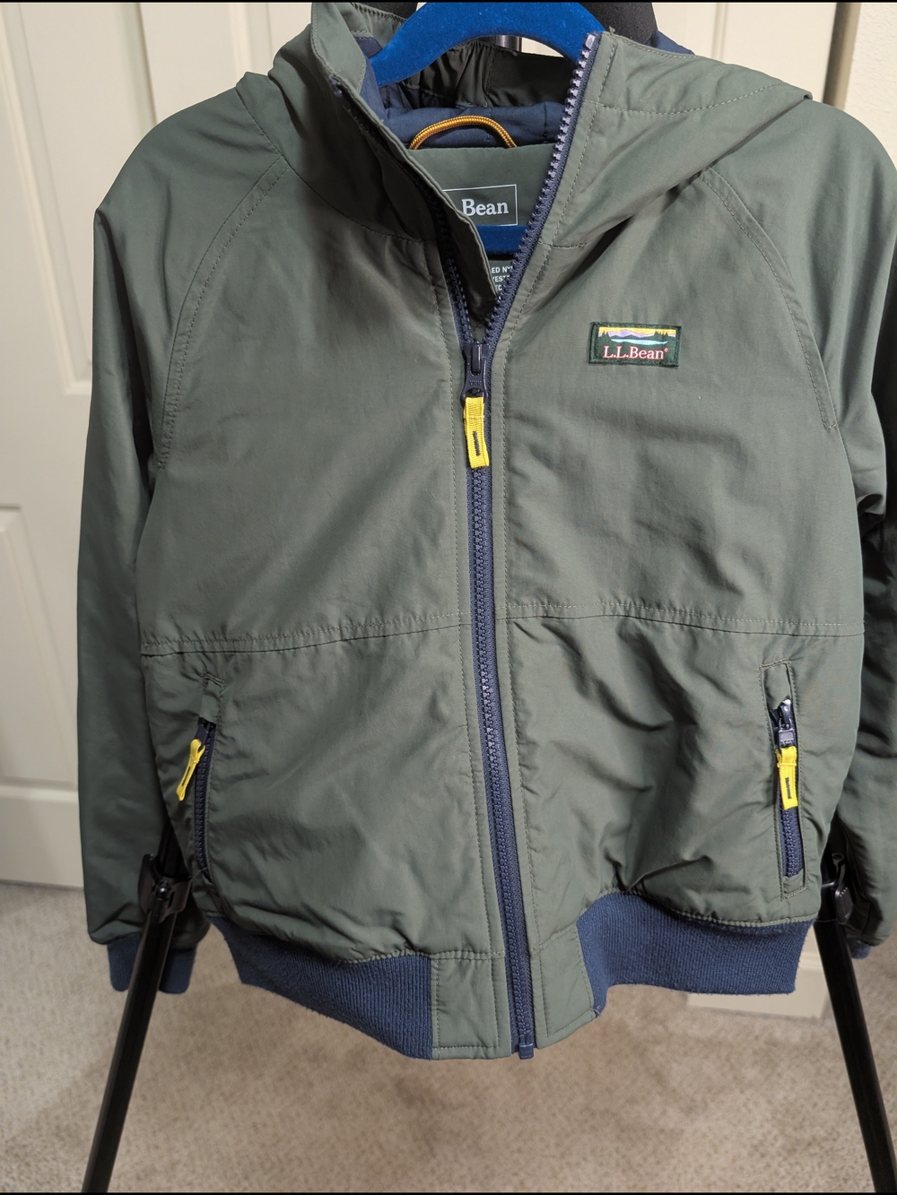 L.L. Bean Youth Hooded Bomber Jacket Forest Green Size 8 Excellent Condition - Picture 2 of 10